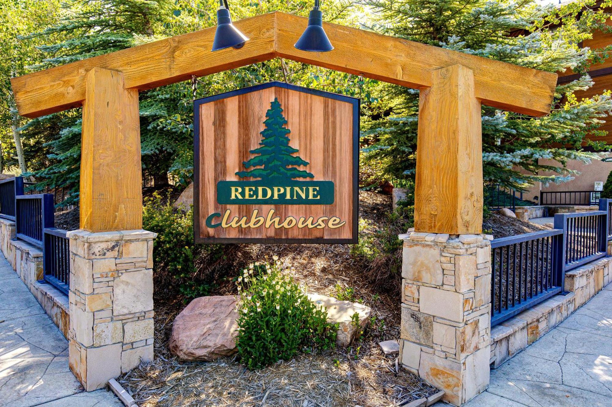 Red Pine Villa Park City Room photo