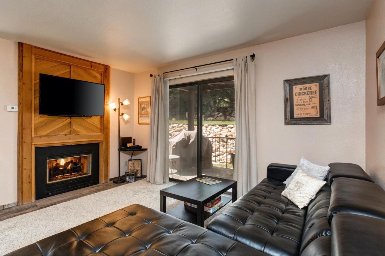 Red Pine Villa Park City Exterior photo