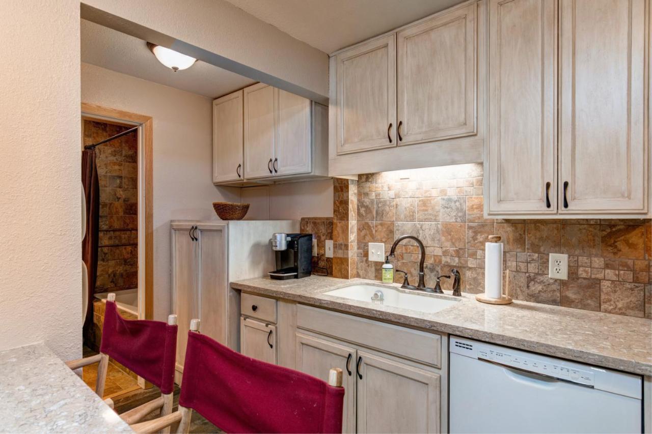 Red Pine Villa Park City Exterior photo