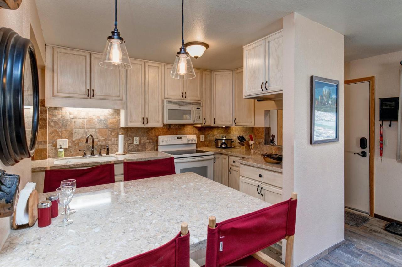 Red Pine Villa Park City Exterior photo