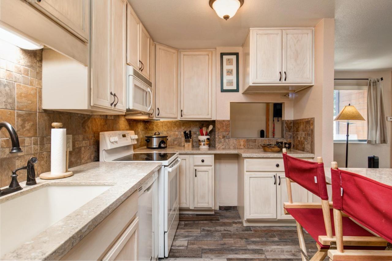 Red Pine Villa Park City Exterior photo